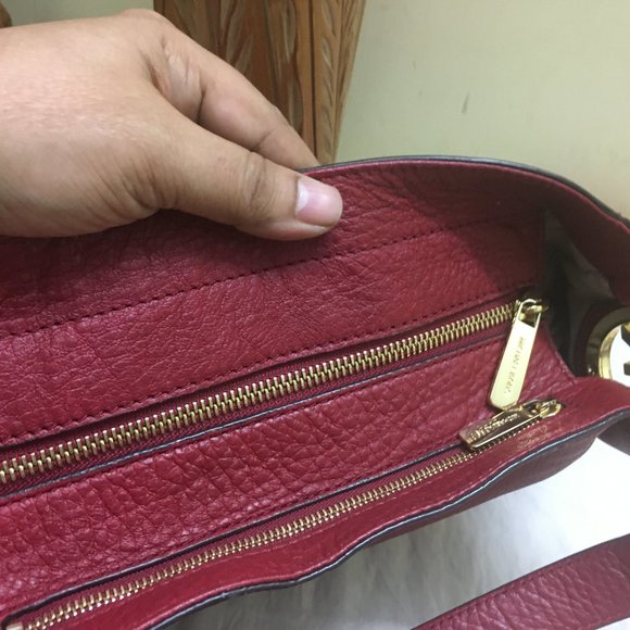 Authentic Michael Kors Medium Slouchy Cherry Leather Shoulder Bag - Picture 9 of 15